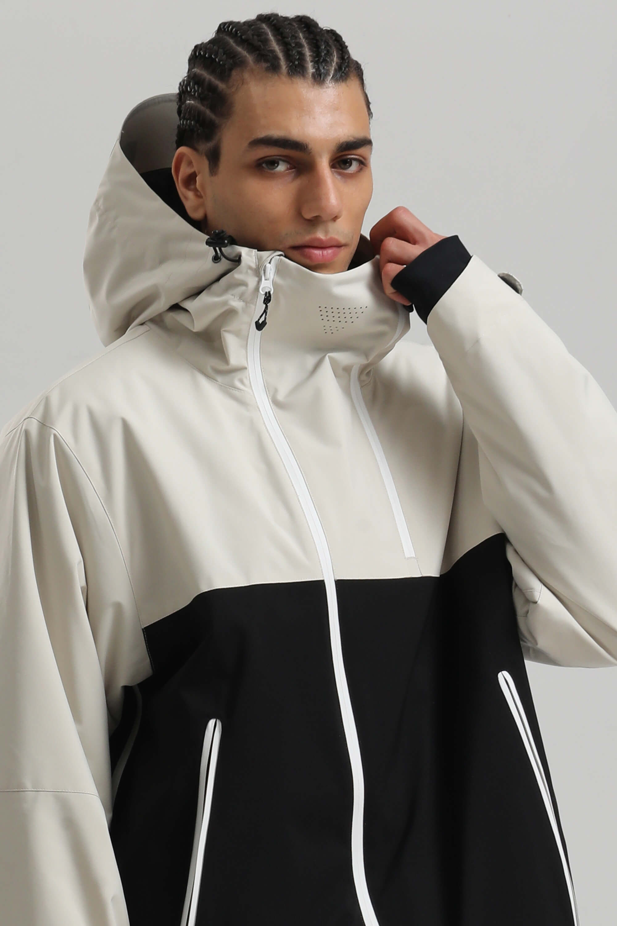 Pánská bílá a černá sněhová bunda s asymetrickým zipem a ventilačními otvory - voděodolná a zateplená - Gsou Snow