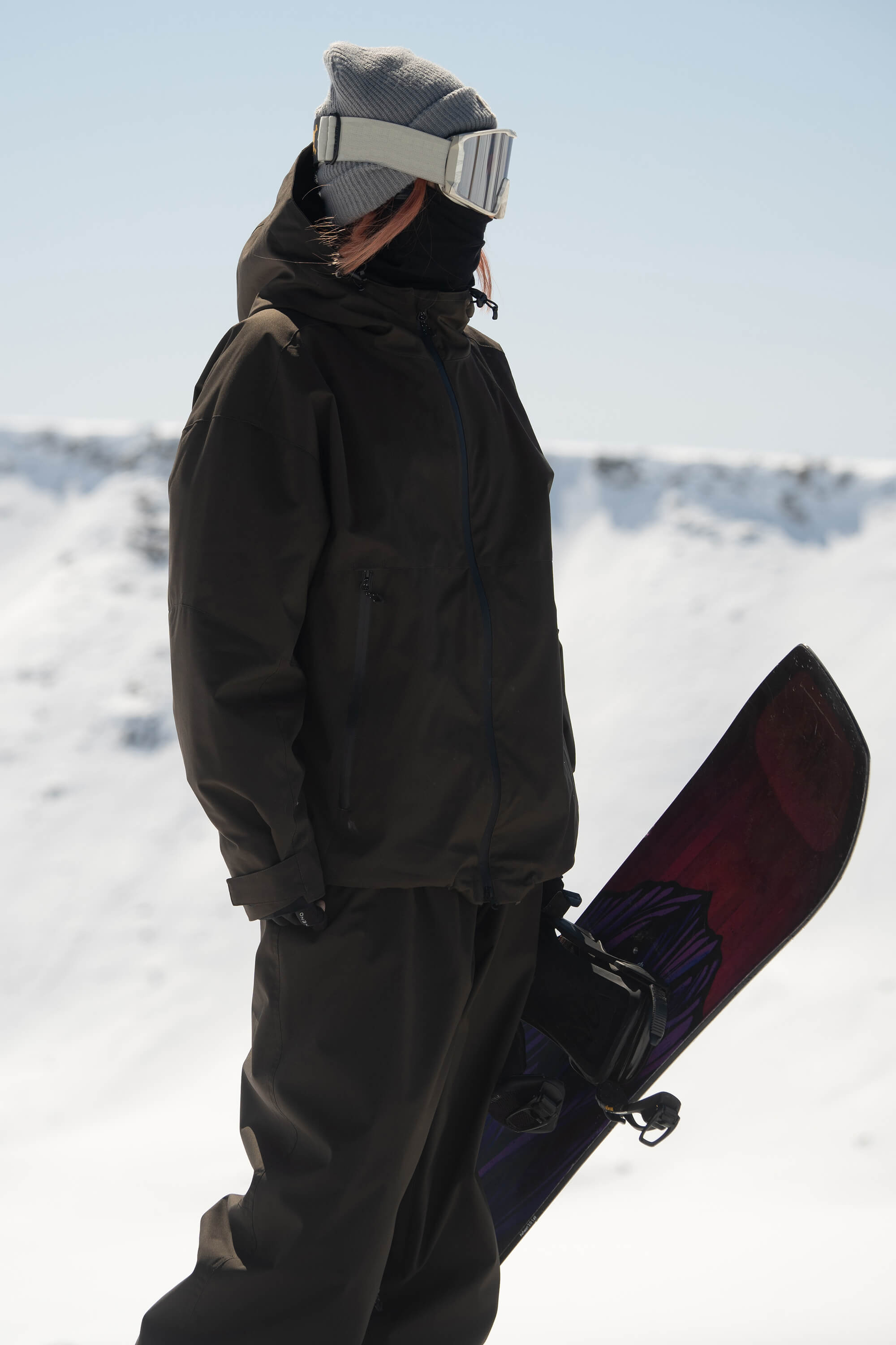 Dámská kávová sněhová bunda s plně sealed designem a dvojitými ventilačními otvory - minimalistická a zateplená - Gsou Snow