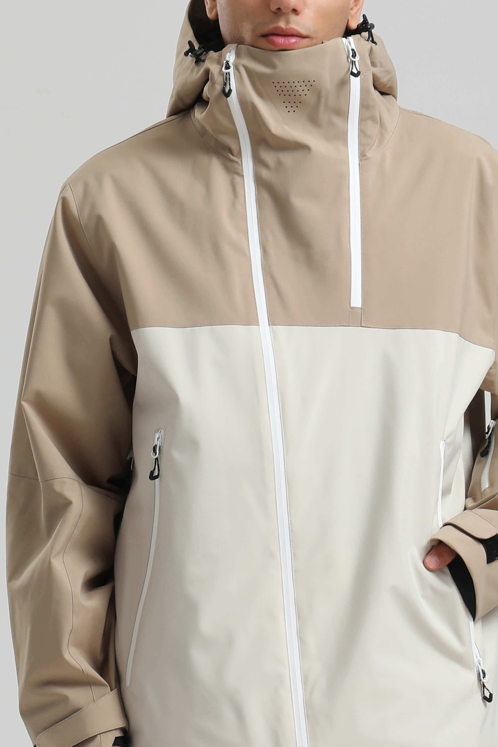 Pánská khaki a bílá sněhová bunda s asymetrickým zipem a ventilačními otvory - voděodolná a zateplená - Gsou Snow