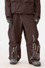 Męskie kawowe luźne spodnie narciarskie z odblaskowym motywem płomieni - Gsou Snow